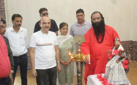 युवा पीढ़ी स्वतंत्रता सेनानियों के आदर्शों को जीवन में अपनाये : श्रीमहन्त रविन्द्र पुरी