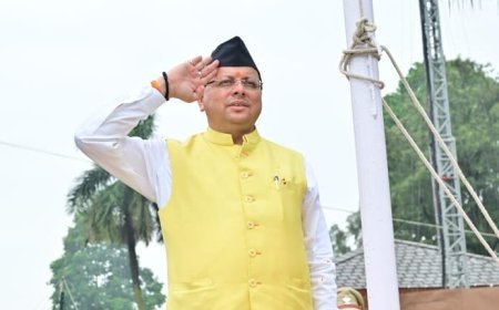 मुख्यमंत्री ने 78वें स्वतंत्रता दिवस पर मुख्यमंत्री आवास में किया ध्वजारोहण उन्होंने राष्ट्रीय एकता की शपथ भी दिलाई।