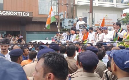 देहरादून में कांग्रेस के वरिष्ठ नेता और कार्यकर्ताओं ने E,D, ऑफिस का किया घेराव–– पुलिस को दी गिरफ्तारी