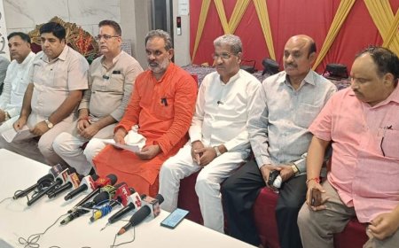 गौमांस लेकर जा रहा युवक बचने के लिए तालाब में कूदा, पुलिस पर हत्या का आरोप गलत: स्वामी यतीश्वरानंद