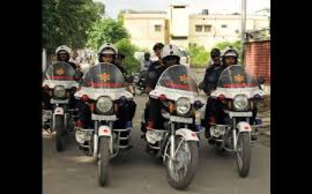 यातायात नियमों का मज़ाक बनाने वाले युवक -युवती को सीपीयू ने सिखाया सबक…