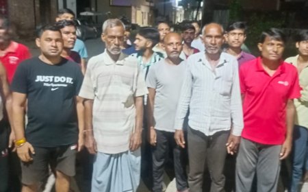 प्रेमी के घर जा पहुँची प्रेमिका,जमकर हंगामाप्रेमी फरार,प्रेमी के परिजनों ने मारपीट कर घर से भगाया…