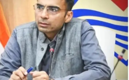पेयजल समस्या हो या स्कूल की टी.सी. का मामला, जिला प्रशासन हैं ना……. बड़ी संख्या में अपनी छोटी-छोटी समस्या लेकर डीएम तक पहुंच रहे है फरियादी, मौके पर हो रहा है समाधान