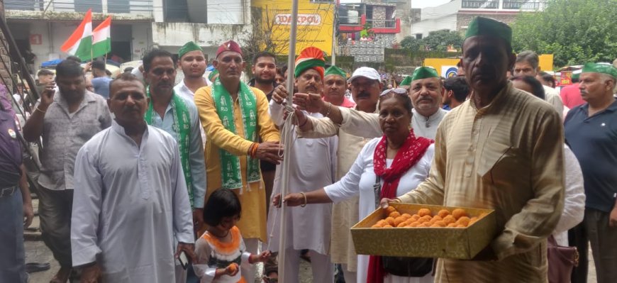 शान से निकली तिरंगा यात्रा भारत माता की जय के नारों के साथ निकले भारतीय किसान यूनियन आर्मी के लोग…