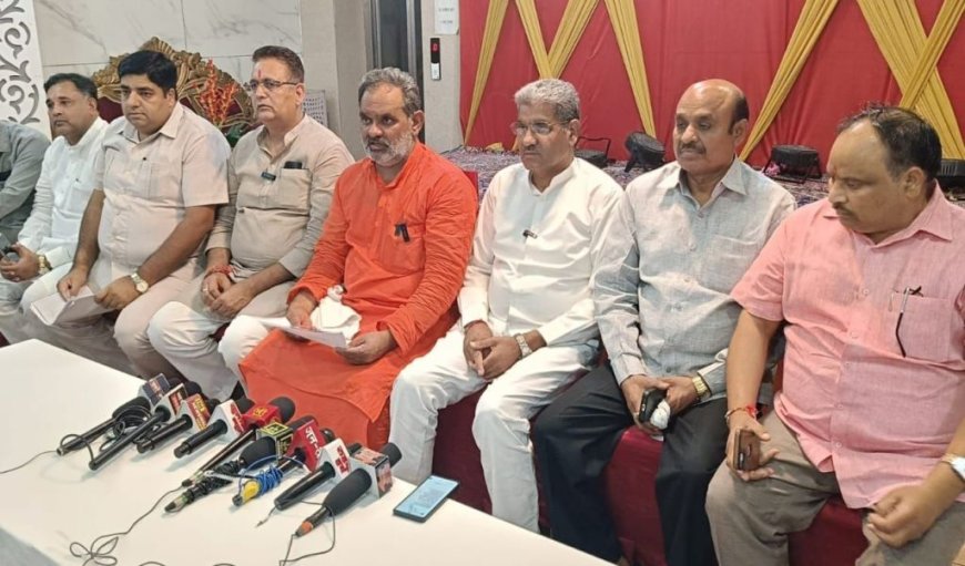 गौमांस लेकर जा रहा युवक बचने के लिए तालाब में कूदा, पुलिस पर हत्या का आरोप गलत: स्वामी यतीश्वरानंद