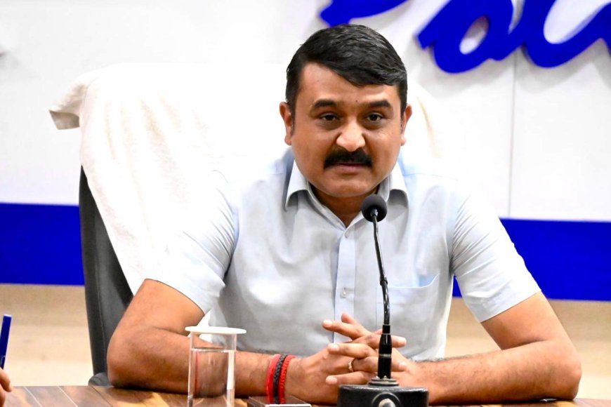 एसएसपी देहरादून ने धार्मिक आयोजनों/ शोभायात्राओं को लेकर जनपद के विभिन्न धार्मिक सगठनो के पदाधिकारियो के साथ की बैठक