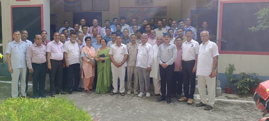 माध्यमिक शिक्षक संघ की जिला कार्यकरिणी की बैठक सम्पन्न में विभिन्न मुद्दों पर चर्चा…