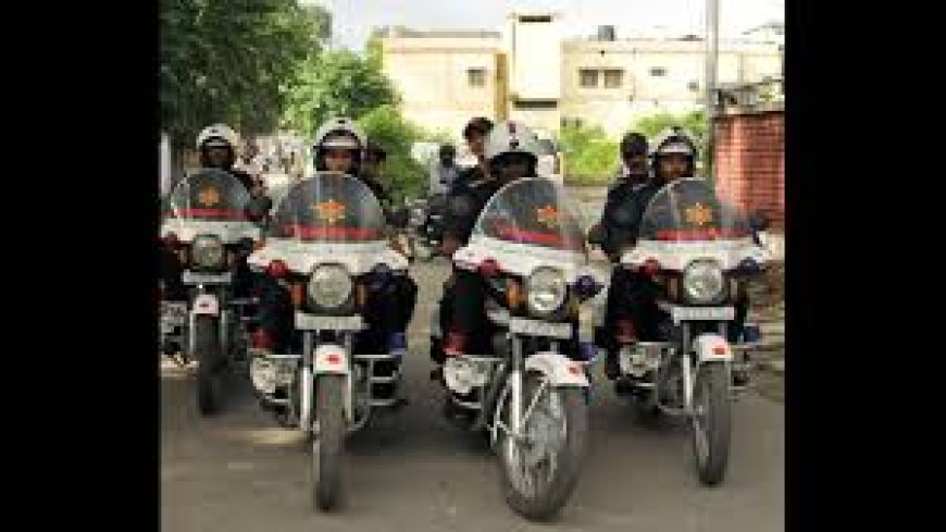 यातायात नियमों का मज़ाक बनाने वाले युवक -युवती को सीपीयू ने सिखाया सबक…